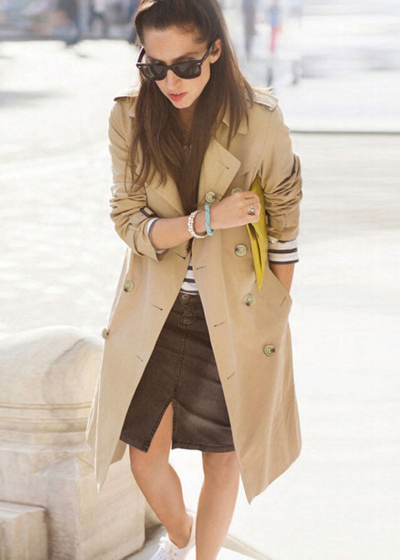 Stijlvolle Rode Trenchcoat Met Dubbele Rij Knopen - Kaki